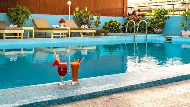 Бассейн в отеле Nha Trang Lodge 4*