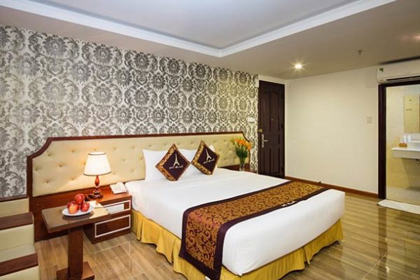 Апартаменты класса «deluxe executive» отель Paris 3*