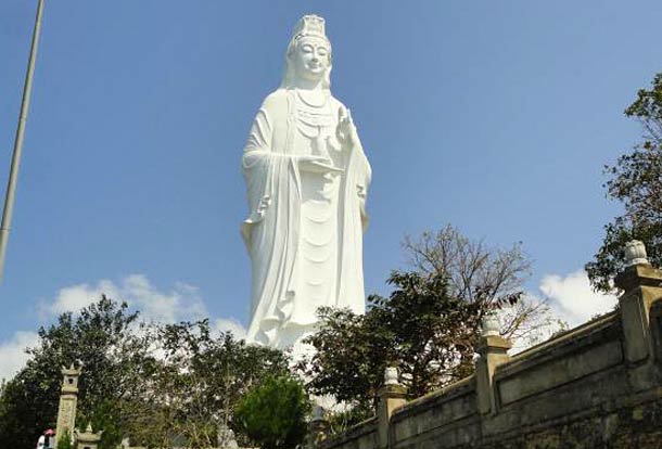 Статуя Леди-Будда в Дананге