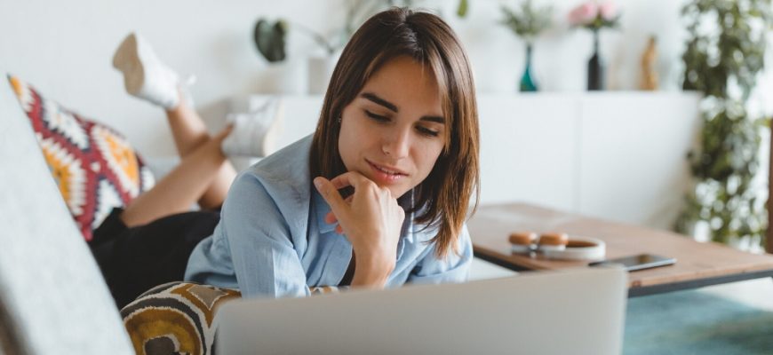 Топ 5 перспективных профессий, которые можно получить не выходя из дома