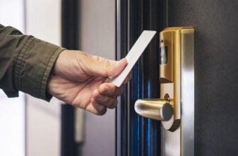 Как выбрать тип замка для дверей общих помещений отеля